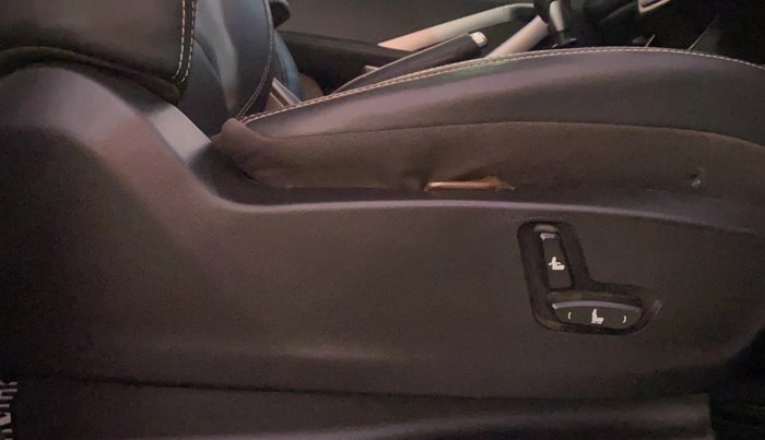 2020 MG HECTOR SHARP HYBRID 1.5 PETROL, Petrol, Manual, 68,534 km, Driver Side Adjustment Panel