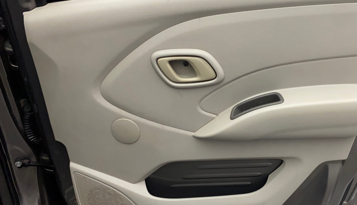 2016 Datsun Redi Go S, Petrol, Manual, 29,593 km, Driver Side Door Panels Control