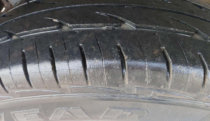 2013 Maruti Wagon R 1.0 LX, Petrol, Manual, 68,348 km, Right Rear Tyre Tread
