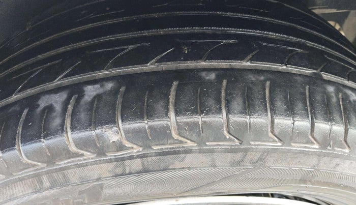 2017 Skoda Rapid 1.6 MPI ACTIVE, Petrol, Manual, 78,467 km, Left Front Tyre Tread