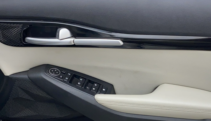 2019 KIA SELTOS HTX 1.5 DIESEL, Diesel, Manual, 76,368 km, Driver Side Door Panels Control
