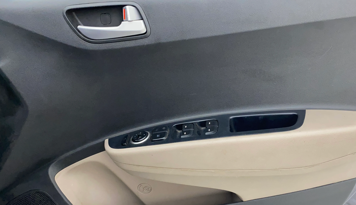 2017 Hyundai Grand i10 SPORTZ 1.2 KAPPA VTVT, Petrol, Manual, 78,167 km, Driver Side Door Panels Control