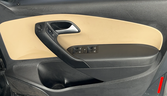 2017 Volkswagen Ameo HIGHLINE1.2L, Petrol, Manual, 72,188 km, Driver Side Door Panels Control