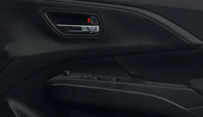 2024 Maruti Swift VXi AMT, Petrol, Automatic, 10,770 km, Driver Side Door Panels Control