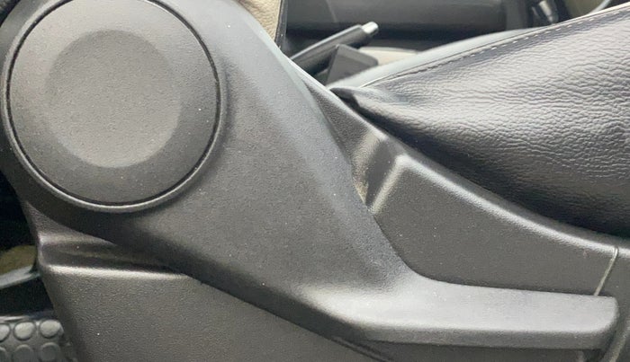 2020 Maruti New Wagon-R ZXI 1.2 AMT, Petrol, Automatic, 27,361 km, Driver Side Adjustment Panel