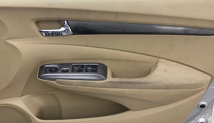 2012 Honda City 1.5L I-VTEC V MT, CNG, Manual, 89,046 km, Driver Side Door Panels Control