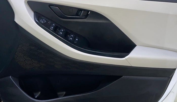 2022 Hyundai Creta EX 1.5 PETROL, Petrol, Manual, 38,282 km, Driver Side Door Panels Control