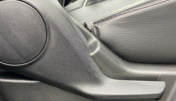 2019 Maruti IGNIS ZETA 1.2, Petrol, Manual, 38,287 km, Driver Side Adjustment Panel