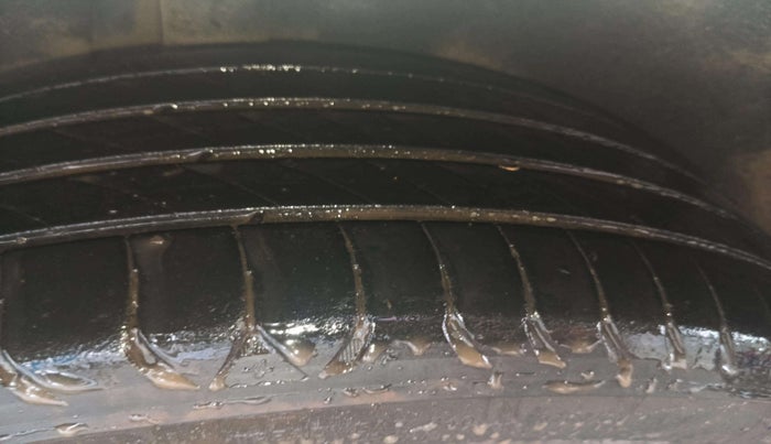 2015 Maruti Baleno ALPHA PETROL 1.2, Petrol, Manual, 54,256 km, Left Rear Tyre Tread