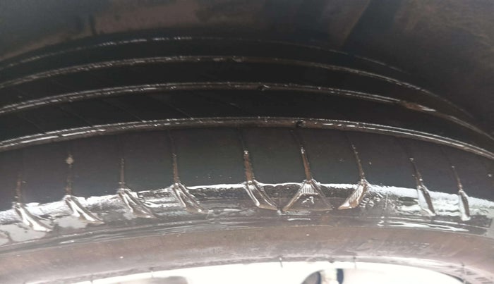 2015 Maruti Baleno ALPHA PETROL 1.2, Petrol, Manual, 54,256 km, Right Front Tyre Tread