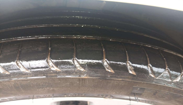 2015 Maruti Baleno ALPHA PETROL 1.2, Petrol, Manual, 54,256 km, Left Front Tyre Tread