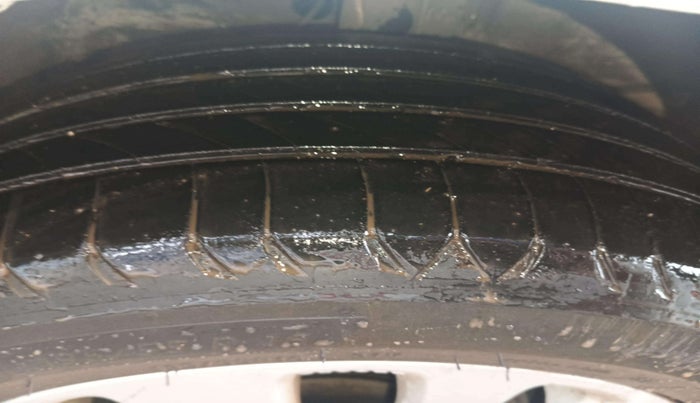 2015 Maruti Baleno ALPHA PETROL 1.2, Petrol, Manual, 54,256 km, Right Rear Tyre Tread