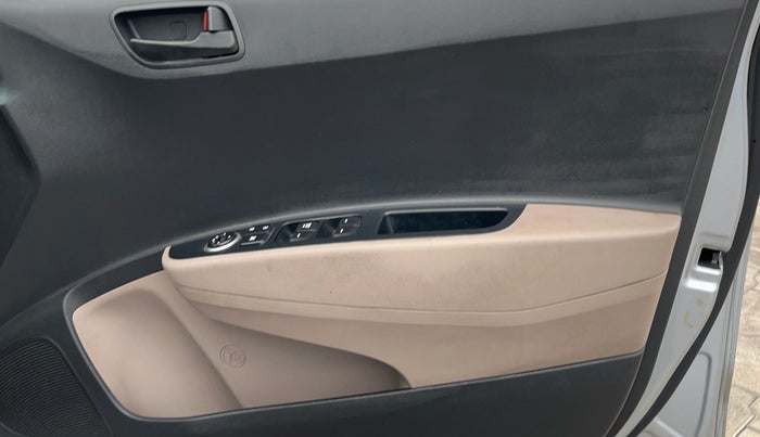 2019 Hyundai Xcent S AT 1.2, Petrol, Automatic, 78,399 km, Driver Side Door Panels Control