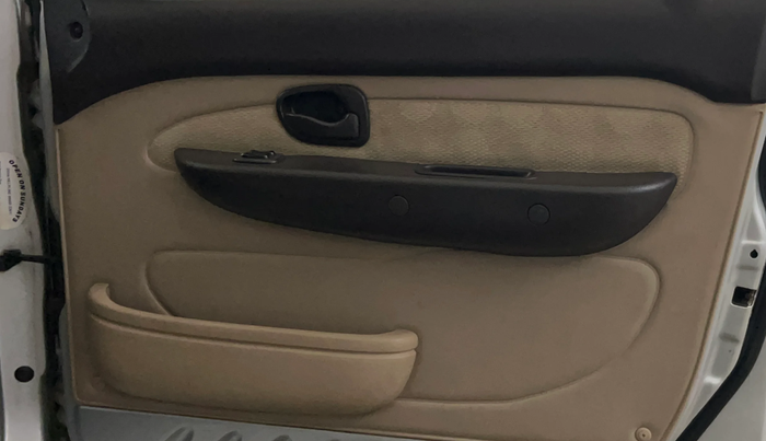 2013 Hyundai Santro Xing GL PLUS, Petrol, Manual, 66,330 km, Driver Side Door Panels Control