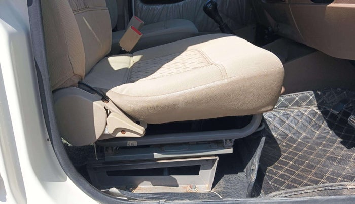 2021 Mahindra Bolero B6, Diesel, Manual, 78,566 km, Driver Side Adjustment Panel