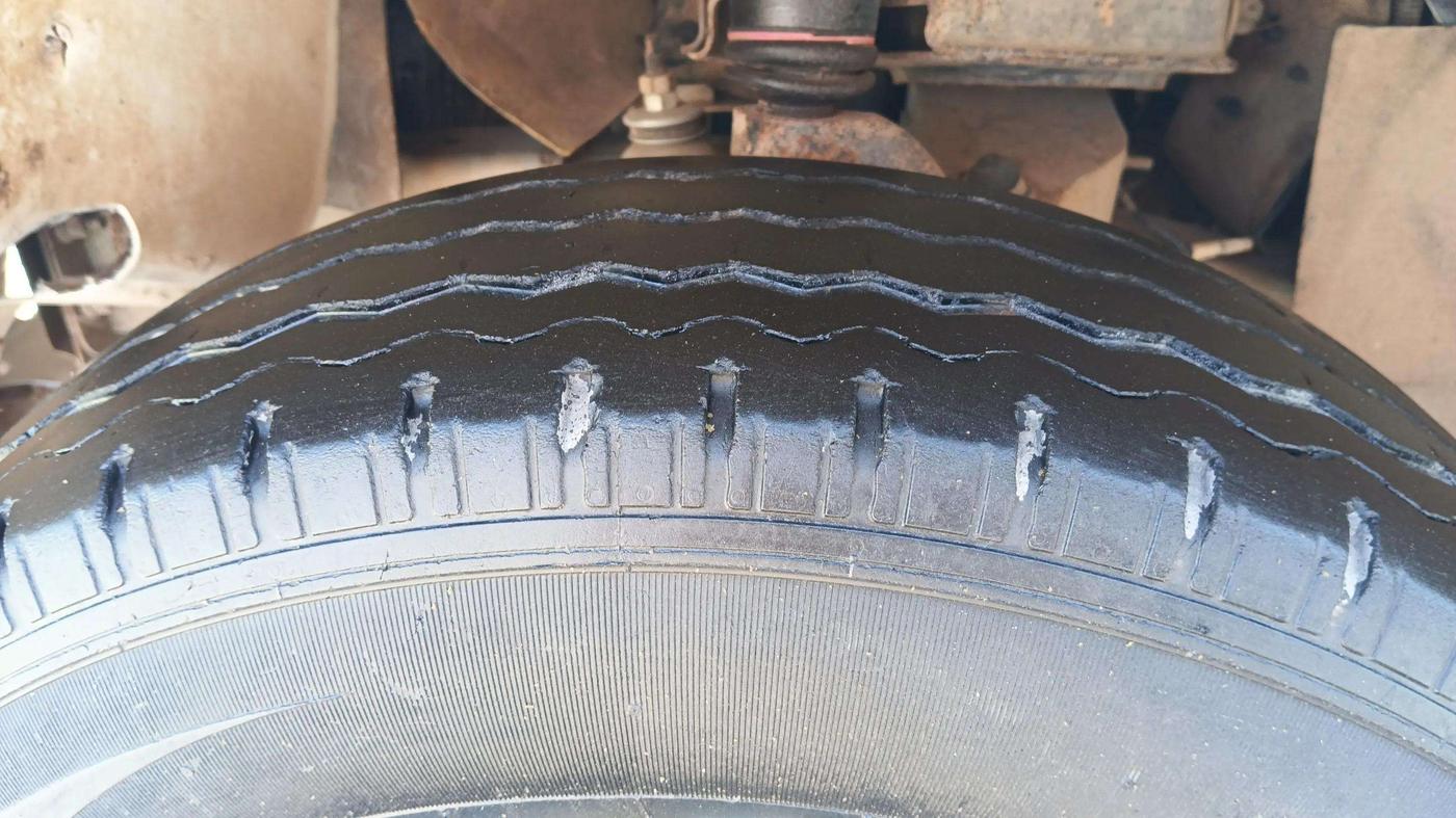 2021 Mahindra Bolero B6, Diesel, Manual, 78,566 km, Left Front Tyre Tread
