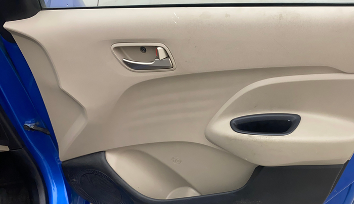 2018 Hyundai NEW SANTRO ASTA MT, Petrol, Manual, 77,367 km, Driver Side Door Panels Control