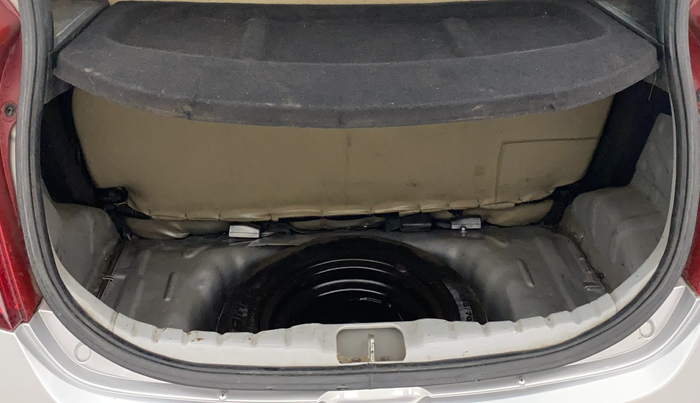 2018 Hyundai Eon SPORTZ, Petrol, Manual, 1,15,605 km, Boot Inside