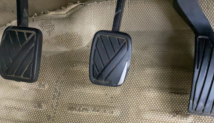 2016 Maruti Ertiga VXI CNG, CNG, Manual, 74,455 km, Pedals