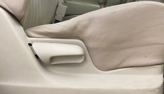 2016 Maruti Ertiga VXI CNG, CNG, Manual, 74,455 km, Driver Side Adjustment Panel