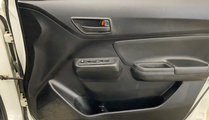 2021 Maruti Swift LXI, CNG, Manual, 92,464 km, Driver Side Door Panels Control