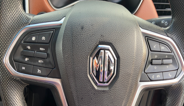 2020 MG HECTOR PLUS SHARP 2.0 DIESEL TURBO MT 6-STR, Diesel, Manual, 35,418 km, Adaptive Cruise Control