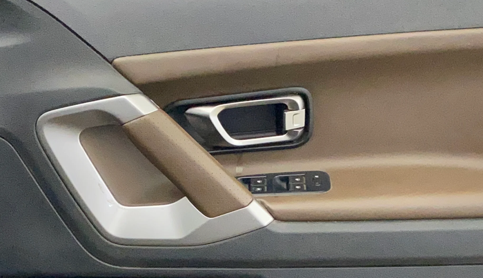 2019 Tata Harrier XZ 2.0L, Diesel, Manual, 65,570 km, Driver Side Door Panels Control