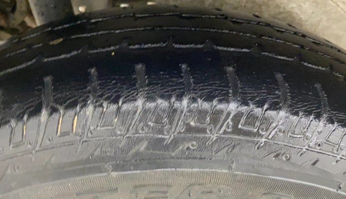 2018 Maruti Wagon R 1.0 LXI, Petrol, Manual, 60,279 km, Right Rear Tyre Tread