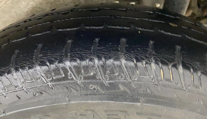 2018 Maruti Wagon R 1.0 LXI, Petrol, Manual, 60,279 km, Left Front Tyre Tread