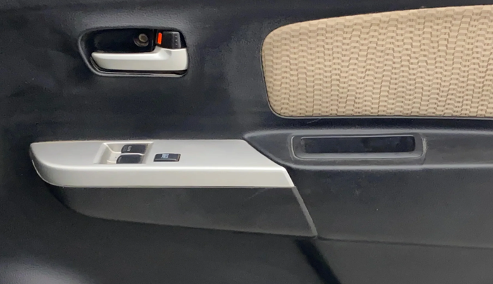 2018 Maruti Wagon R 1.0 LXI, Petrol, Manual, 60,279 km, Driver Side Door Panels Control