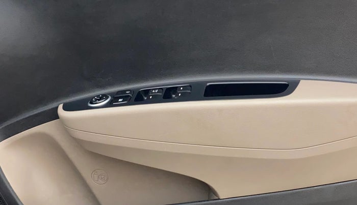 2015 Hyundai Grand i10 MAGNA 1.1 CRDI, Diesel, Manual, 67,373 km, Driver Side Door Panels Control