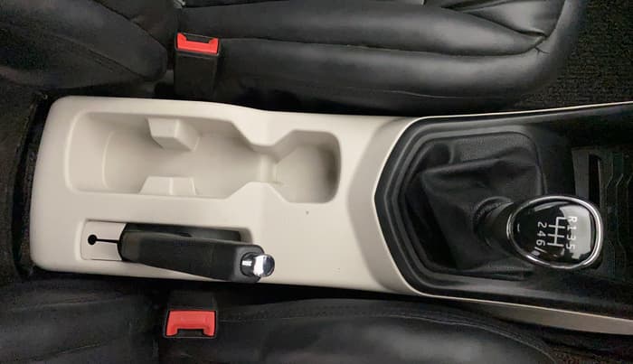 2021 Mahindra XUV300 W4 1.2 PETROL, Petrol, Manual, 31,717 km, Gear Lever