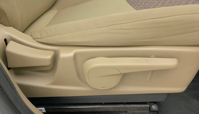 2017 Mahindra TUV300 T8 AMT, Diesel, Automatic, 67,790 km, Driver Side Adjustment Panel