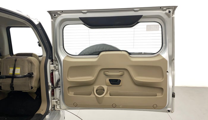 2017 Mahindra TUV300 T8 AMT, Diesel, Automatic, 67,790 km, Boot Door Open