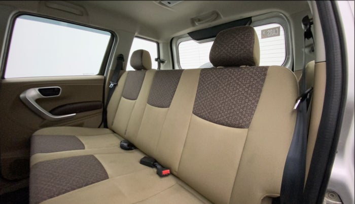 2017 Mahindra TUV300 T8 AMT, Diesel, Automatic, 67,790 km, Right Side Rear Door Cabin