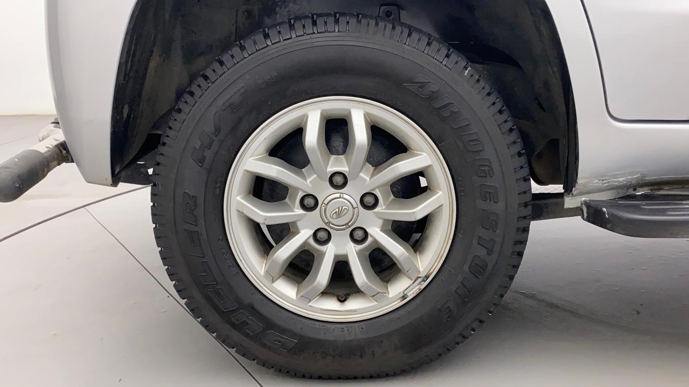 2017 Mahindra TUV300 T8 AMT, Diesel, Automatic, 67,790 km, Right Rear Wheel