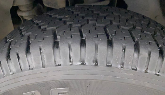 2017 Mahindra TUV300 T8 AMT, Diesel, Automatic, 67,790 km, Left Front Tyre Tread