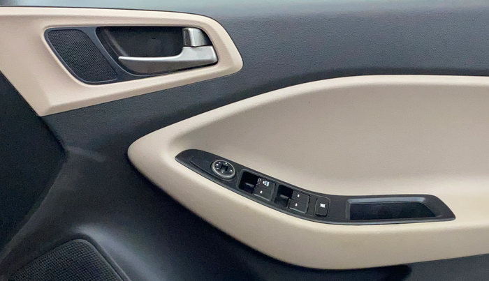 2018 Hyundai Elite i20 MAGNA EXECUTIVE 1.2, Petrol, Manual, 57,854 km, Driver Side Door Panels Control