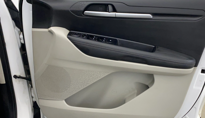 2021 KIA SONET HTX 1.0 IMT, Petrol, Manual, 28,464 km, Driver Side Door Panels Control