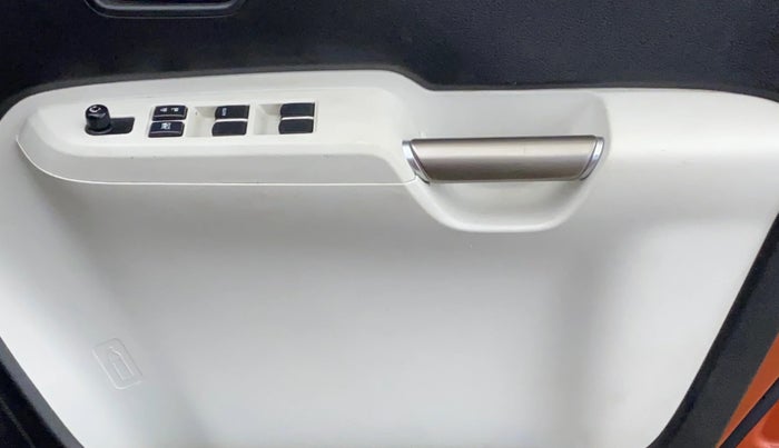 2020 Maruti IGNIS ALPHA 1.2, Petrol, Manual, 35,872 km, Driver Side Door Panels Control