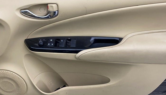 2018 Toyota YARIS VX CVT, Petrol, Automatic, 43,044 km, Driver Side Door Panels Control