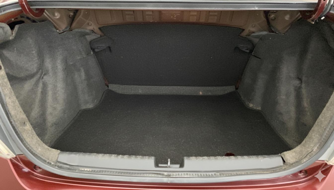 2014 Honda Amaze 1.5L I-DTEC E, Diesel, Manual, 1,00,010 km, Boot Inside