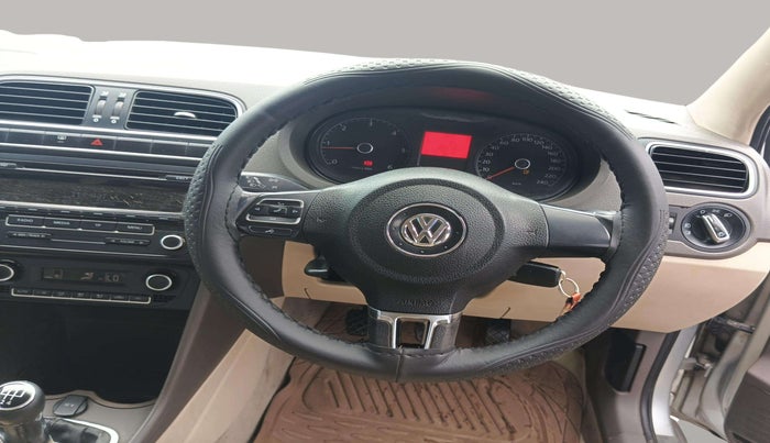 2012 Volkswagen Vento HIGHLINE DIESEL 1.6, Diesel, Manual, 89,273 km, Steering Wheel Close Up