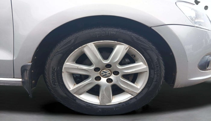 2012 Volkswagen Vento HIGHLINE DIESEL 1.6, Diesel, Manual, 89,273 km, Right Front Wheel