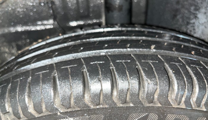 2021 Tata ALTROZ XE PETROL, Petrol, Manual, 17,222 km, Left Front Tyre Tread