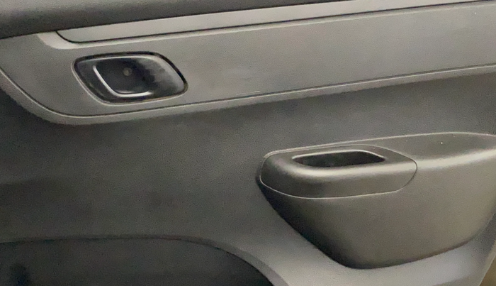 2020 Renault Kwid RXL, Petrol, Manual, 56,834 km, Driver Side Door Panels Control