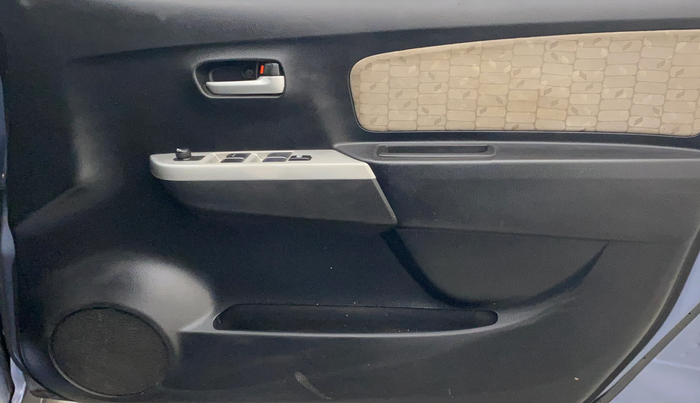 2013 Maruti Wagon R 1.0 VXI, Petrol, Manual, 23,201 km, Driver Side Door Panels Control