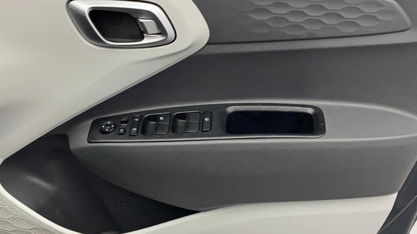 2022 Hyundai GRAND I10 NIOS SPORTZ 1.2 KAPPA VTVT, CNG, Manual, 44,336 km, Driver Side Door Panels Control