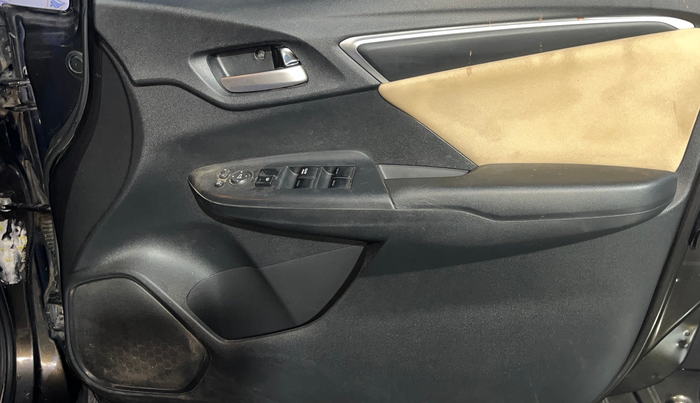 2017 Honda Jazz 1.2L I-VTEC V AT, Petrol, Automatic, 30,221 km, Driver Side Door Panels Control