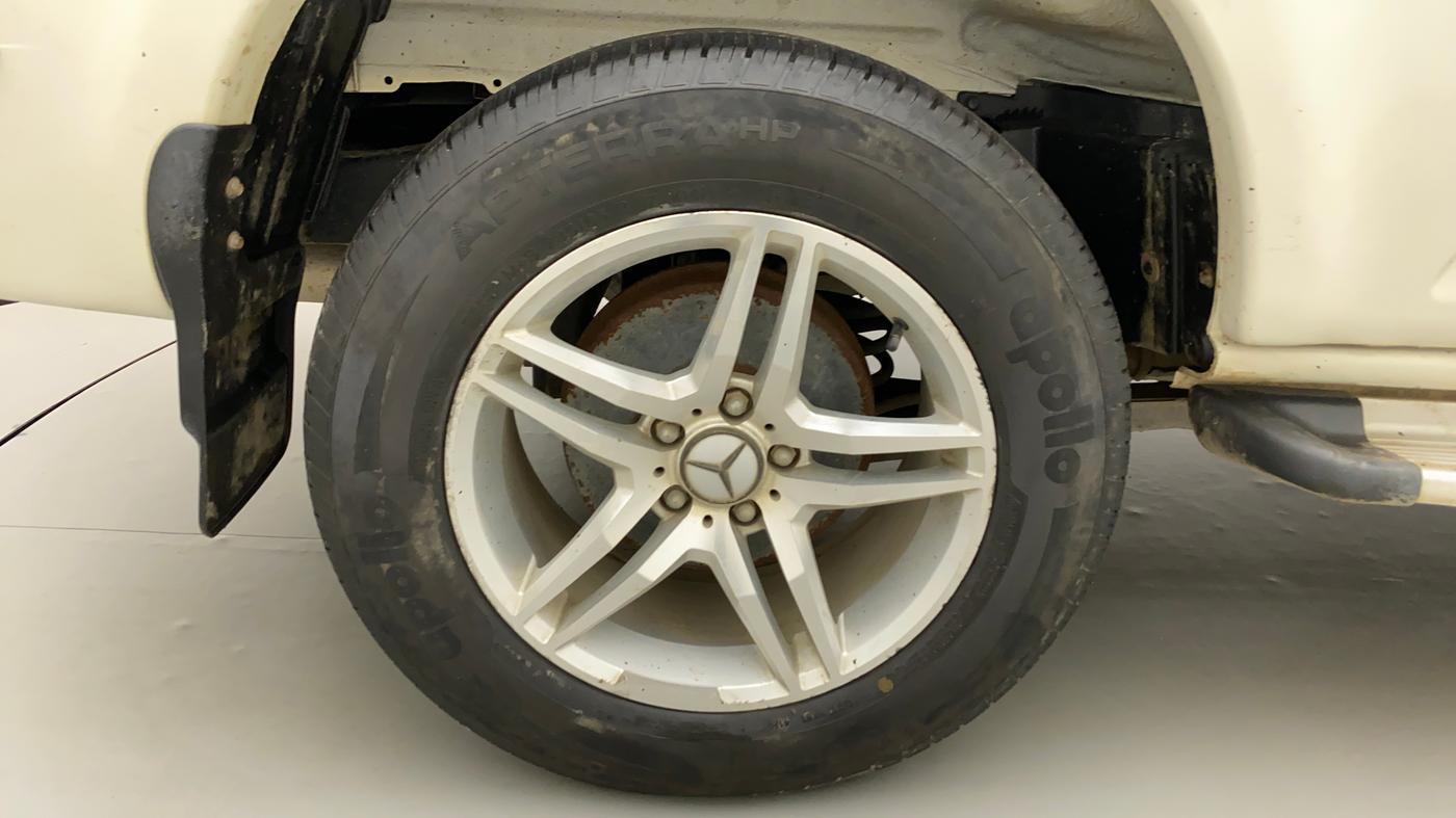 2020 Mahindra Scorpio S5, Diesel, Manual, 56,893 km, Right Rear Wheel